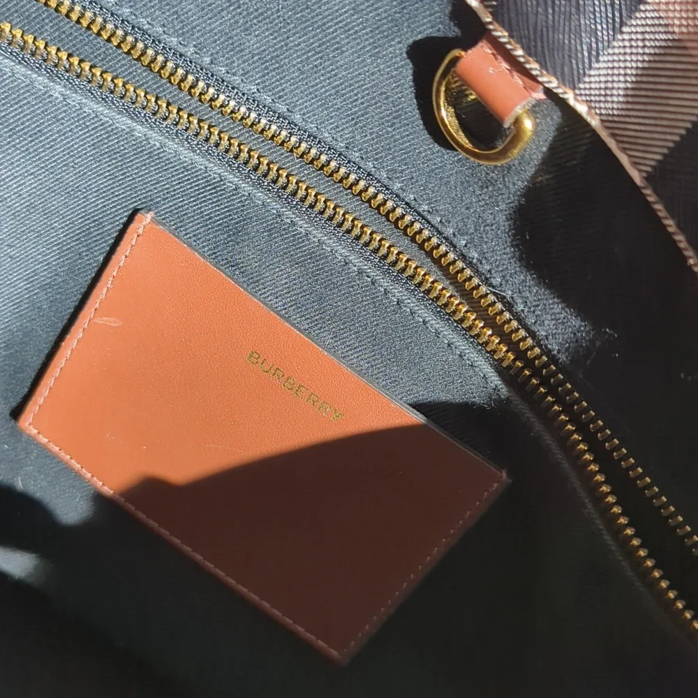 ✨ Burberry Bag MD Freya Tote Bag CL5 ✨** - Picture 12 of 17